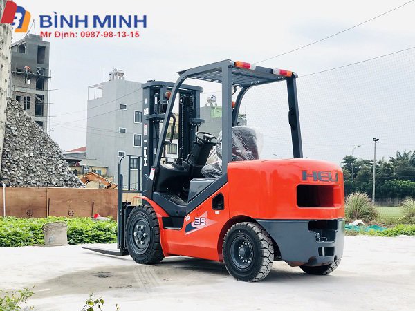 Xe Nâng Hàng 3.5 Tấn Nhìn Từ Phía Sau Bên Trái