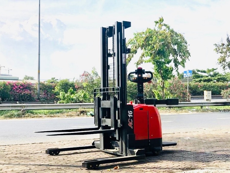 1.6 ton electric stacker forklift CTD16-D920