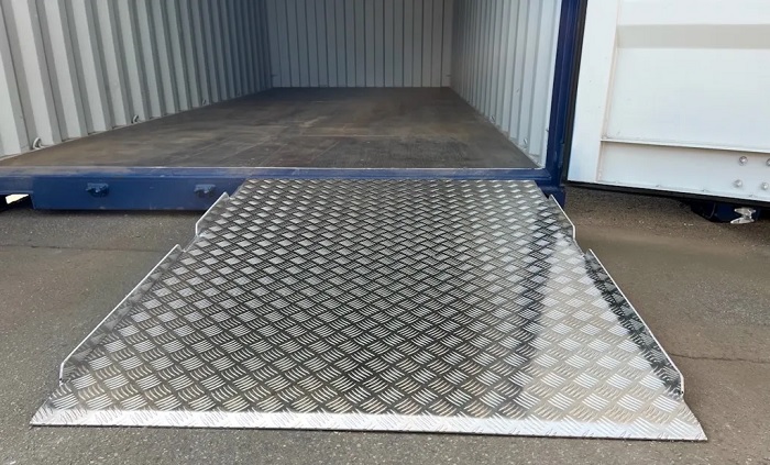Sàn dốc container bằng nhôm Sàn dốc container bằng nhôm