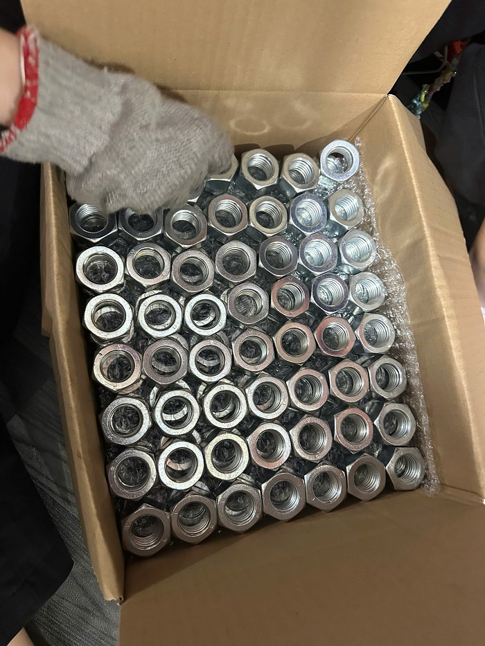 Ecu mạ kẽm 1/2 inch-13 tại kho Hà Đông, Hà Nội Ecu mạ kẽm 1/2 inch-13 tại kho Hà Đông, Hà Nội